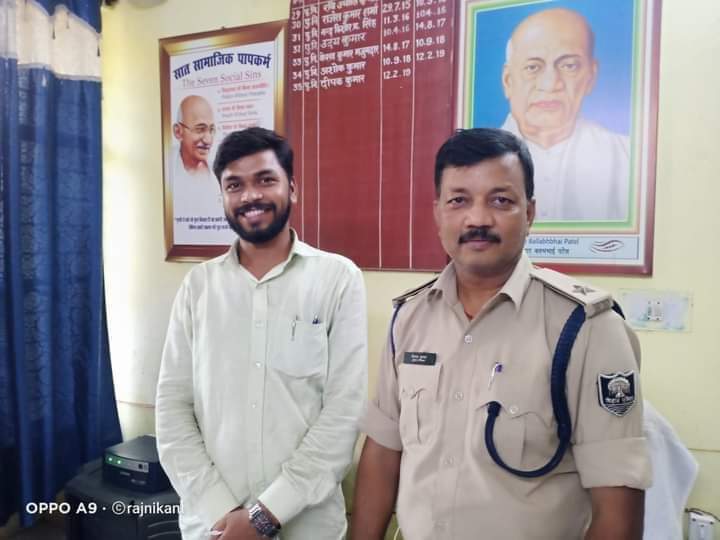 riteshkumarjdu's tweet image. ईमानदारी व कर्तव्यनिष्ठाता के साथ काम करने वाले,माननीय मुख्यमंत्री श्री नीतीश कुमार जी के सुशासन को कायम रखने वाले राजगीर थाना अध्यक्ष इंस्पेक्टर दीपक कुमार सर जी को जन्मदिन की ढेर सारी शुभकामनाएं और बधाई।@nitishkumar @ShaktiAvasthy @_Sudhaker_singh