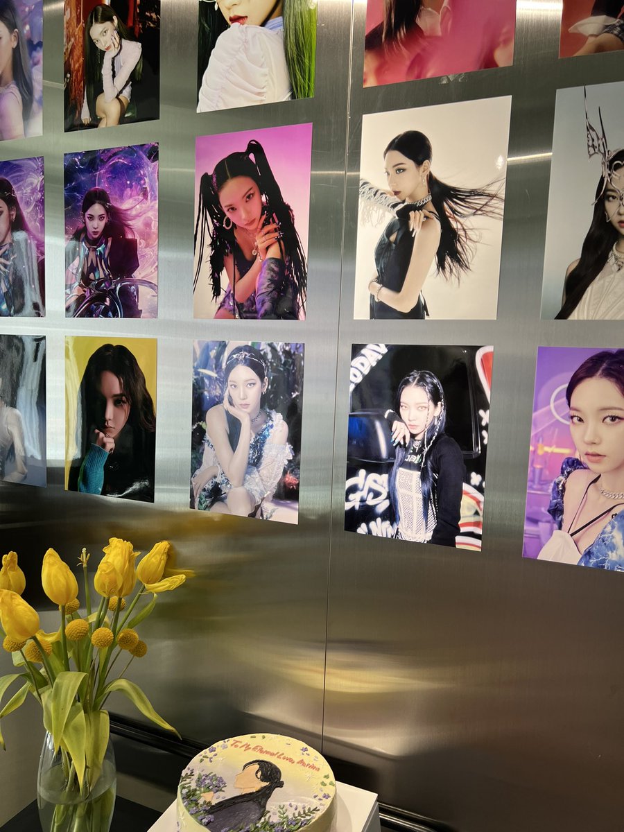 wantloveyou_K's tweet photo. 🫶🏻 스웨이 성수

올해 최고의 카페 다녀갑니다
처음부터 끝까지 지민이만 보다가 가니까 기분이 좋고 투표까지 야무지게 하고 카페 구경 포스터 구경 너무너무너무 잘했슴미다 🥹💙 지민아 생일 축하해 🥳🫶🏻
#To_MY_Eternal_Love
#나의_영원한_사랑_카리나에게 https://t.co/8DLDnJB3y5