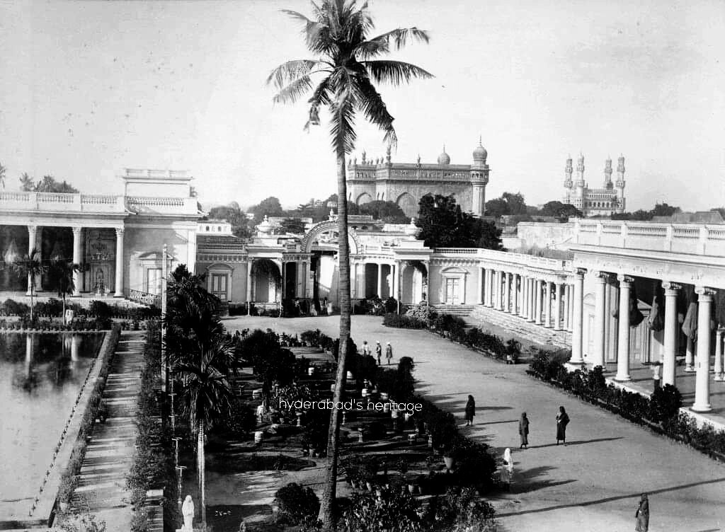 Rare photograph,late 1800's. Showing Mecca Masjid,Charminar & Chowmahalla Palace,all three places in one frame. Shot from Afzal Mahal. #Hyderabad @DalrympleWill @HiHyderabad @HyderabadMojo @swachhhyd @TheHydPost @mchidarazvi @nuts2406 @iamrana