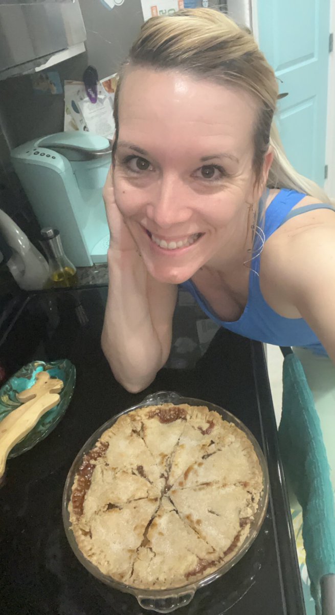 PrincessBooHead's tweet photo. Perfect day to make my first apple pie from scratch!! 🤤😋

Even if it’s not the prettiest, I am super proud of myself! 
#foodislove #explorecooking #firsttime #proudofmyself https://t.co/wUQ7dxkdey
