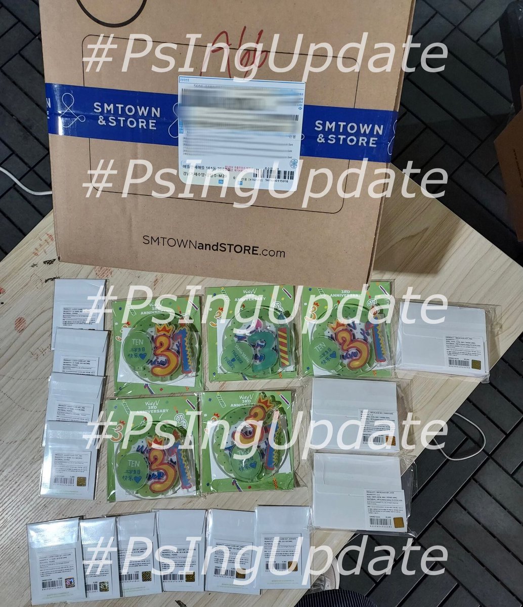 PiscesMn's tweet photo. #PsIngUpdate
📍WayV Debut 3rd Anniversary OFFICIAL MD : ของเริ่มทยอยส่งลงบ้านเกาหลีแล้วนะคะ (แต่ยังไม่ครบ เหลืออีกเยอะ) ชิปปิ้งแจ้งว่าปิดรอบส่งกลับ✈️15/4 นี้ ถ้าของยังมาไม่ครบ มีนาจะทยอยส่งของกลับมาก่อนนะคะเพื่อความเร็ว ส่วนที่เหลือจะทยอยส่งกลับมารอบบินหลัง🤍 https://t.co/TBrUOKW5z1