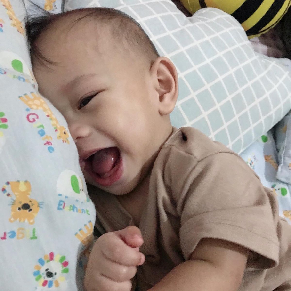 Coleenian14's tweet photo. Peek-a-boo! 😍🥰 I love you Bebe Bubut ❤️ https://t.co/fTFB9EYOSr