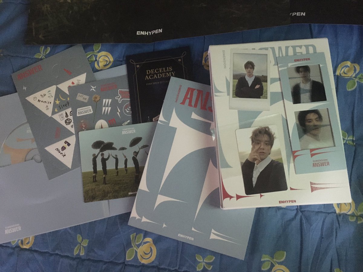 jaeyunshichi's tweet photo. arrived na pooo jake set >< with 2 posters paaa thank you po ng marami ate kimi! ^^ @soarhighjay https://t.co/5fcHXuaqWK