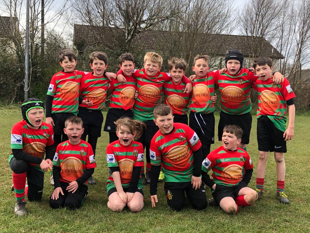 DunvantU10s's tweet photo. Great Sunday down @FallBayRFC, thank you @FallBayRFCjrs for hosting @DunvantRFC under9s. #dunvantrfc #dunvantfamily #juniorrugby #eggshapedball #rugby #teamphoto https://t.co/C7Q7vxiNjV