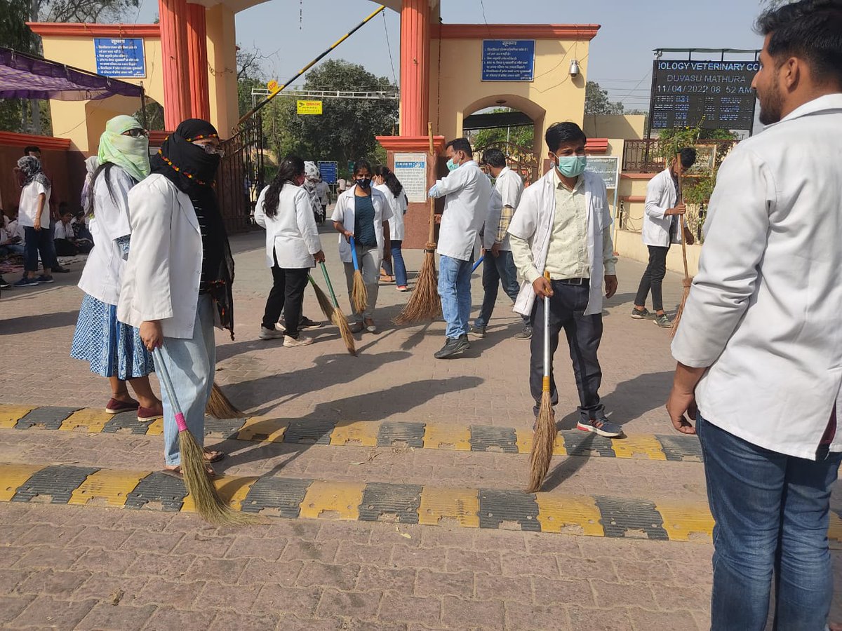 आखिर ऐसा भेदभाव क्यों ?
इंटर्न पशु चिकित्सक भत्ता भी मेडिकल इंटर्न चिकित्सक के समान होना चाहिए।
#UP_Vet_Stipend 
#DUVASU_Mathura 
#SVPUAT_Meerut 
<a href="/dharampalbjpmla/">Dharampal Singh</a> <a href="/pdevendra/">Devendra Pandey</a> <a href="/sudhirk_garg/">Sudhir Garg</a> <a href="/myogiadityanath/">Yogi Adityanath</a> <a href="/PMOIndia/">PMO India</a> <a href="/PRupala/">Parshottam Rupala</a> <a href="/drsanjeevbalyan/">Dr. Sanjeev Balyan</a> <a href="/anandibenpatel/">Anandiben Patel</a> <a href="/ANINewsUP/">ANI UP/Uttarakhand</a> <a href="/News18UP/">News18 Uttar Pradesh</a>