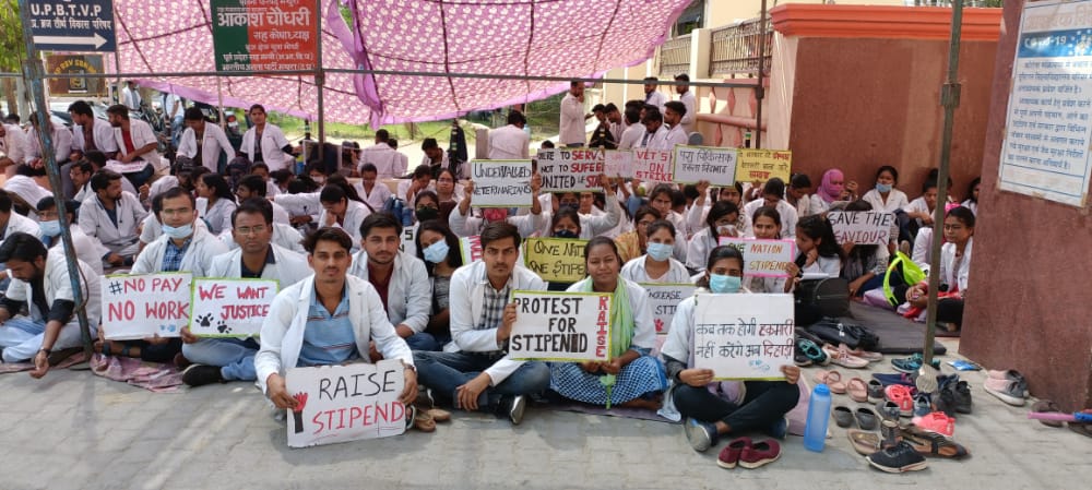 संघर्ष इनता बड़ा हो कि कोई कहानी बन जाए, 
निराश व्यक्ति भी पढ़े, तो संघर्ष की राह पर चले।
#UP_Vet_Stipend 
#DUVASU_Mathura 
#SVPUAT_Meerut 
<a href="/dharampalbjpmla/">Dharampal Singh</a> <a href="/pdevendra/">Devendra Pandey</a> <a href="/sudhirk_garg/">Sudhir Garg</a> <a href="/myogiadityanath/">Yogi Adityanath</a> <a href="/anandibenpatel/">Anandiben Patel</a> @dmmathura7512 <a href="/ncbjp_laxmi/">Laxmi N Chaudhary</a> <a href="/anandibenpatel/">Anandiben Patel</a> <a href="/ANINewsUP/">ANI UP/Uttarakhand</a> <a href="/News18UP/">News18 Uttar Pradesh</a>