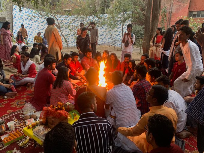 Those Libtards who are not happy to see Pooja & Havan inside the #JNU premises on the occasion of #RamNavami, should be allowed to leave the University Campus.
#StandWithJNU 
#LeftViolenceInJNU 
#JNUViolence 
#JNUAttack Jai Shree Ram 🙏