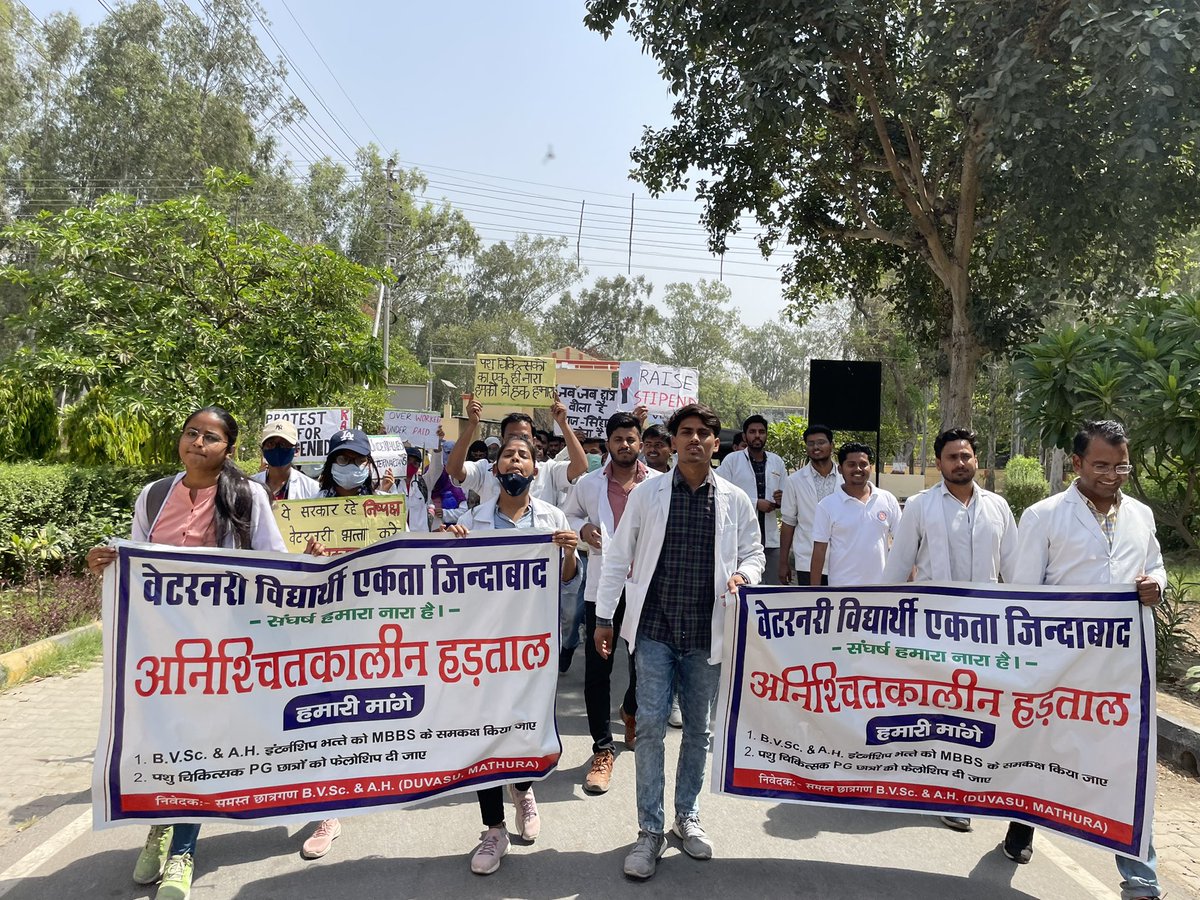 संघर्ष इनता बड़ा हो कि कोई कहानी बन जाए, 
निराश व्यक्ति भी पढ़े, तो संघर्ष की राह पर चले।
#UP_Vet_Stipend 
#DUVASU_Mathura 
#SVPUAT_Meerut 
<a href="/dharampalbjpmla/">Dharampal Singh</a> <a href="/pdevendra/">Devendra Pandey</a> <a href="/sudhirk_garg/">Sudhir Garg</a> <a href="/myogiadityanath/">Yogi Adityanath</a> <a href="/anandibenpatel/">Anandiben Patel</a> @dmmathura7512 <a href="/ncbjp_laxmi/">Laxmi N Chaudhary</a> <a href="/anandibenpatel/">Anandiben Patel</a> <a href="/ANINewsUP/">ANI UP/Uttarakhand</a> <a href="/News18UP/">News18 Uttar Pradesh</a>