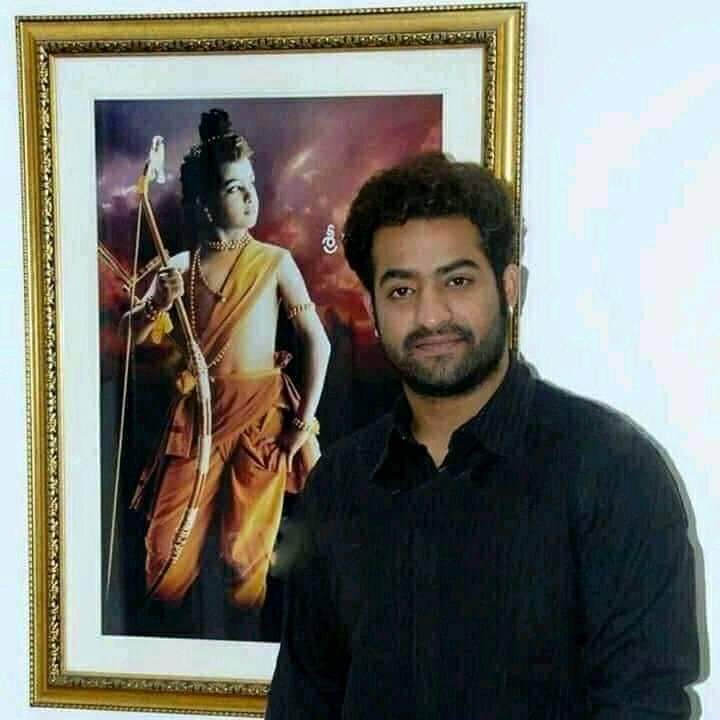 MirchiTWD's tweet photo. Young Tiger 
@tarak9999
 completes 25 years in Telugu Film Industry as his classic “Ramayanam” directed by 
@Gunasekhar1
 marks 25th Anniversary.
This film bagged National awards.
#25YearsForBalaRamayanam 😍😍😍😍 https://t.co/S0Vt3YeDYT