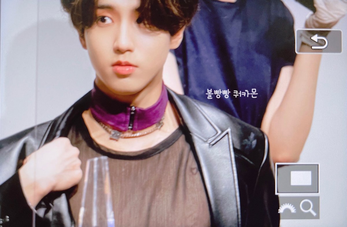 quokkamon0914's tweet photo. 디덩아... 사실 가슴이 확실히 다 보였다

#한 #HAN
#StrayKids   #스트레이키즈 https://t.co/TmCsSQsnsh