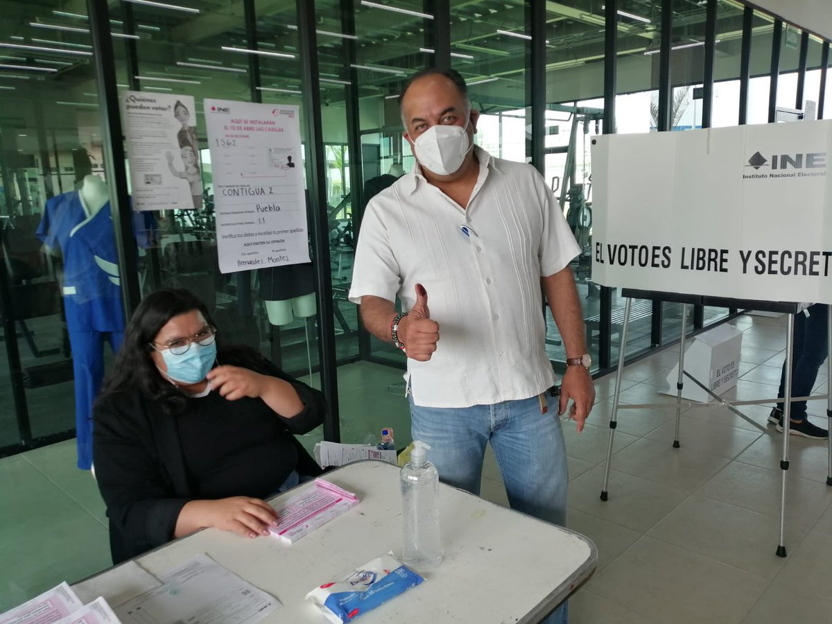 DavidMendezPue's tweet photo. Les informo q a partir de este momento reactivo el uso de mis redes sociales personales.

Les comparto un pronunciamiento sobre el exitoso proceso de revocación de mandato:

ESTE 10 DE ABRIL, GANÓ LA DEMOCRACIA, GANÓ EL PUEBLO, GANÓ MÉXICO 🇲🇽 https://t.co/SlicdTLc7q