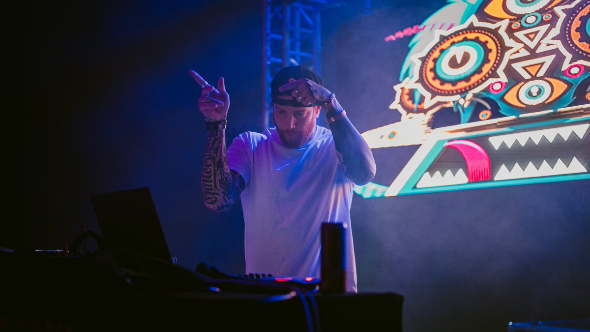 KevMPatrick's tweet photo. @jantsenmusic and @space__wizard threw down last night. The vibes were on point. https://t.co/sW7On9MYQW