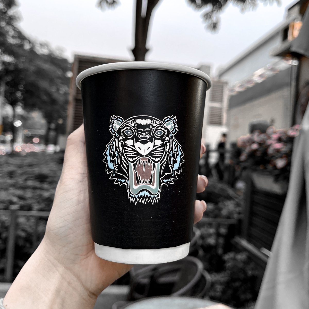gfp_box's tweet photo. Roar and I'll drink you!
#coffee #coffeecups #coffeeshops #papercups #cup #gfp108 #gfp658 #gfp #greenfoodpack #design #cupdesign #factory #art #photography
#coffeecupdesign #designer #takeaway #takeawaycoffee #coffeetime #chinafactory #printing #printingart https://t.co/f9jHxkaWpC
