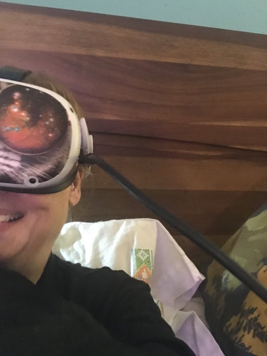 BevyWolfUSA's tweet photo. Me trying to #VR with my awesome #Oculus2 and well, Hermie just wanted my attention 😂
#Oculus #NeverBoard #ShadowPoint #DownTheRabbitHole #CatsOfTwitter #Caturday #TheRoom #Moss #VirtualReality https://t.co/MWeBfvlaVP