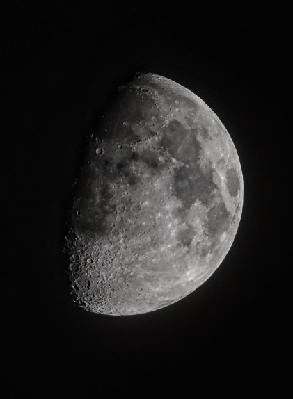 cnikonshooter's tweet photo. Made it home in time to snap a few of LA Luna
70% Waxing Gibbous Phase
#snapthemoon #shootthemoon #nikon #nikonphotography #nikonphoto #nikonz50 #sigmalens #moon #moonphoto #moonphotography https://t.co/Fg2T19AxDk