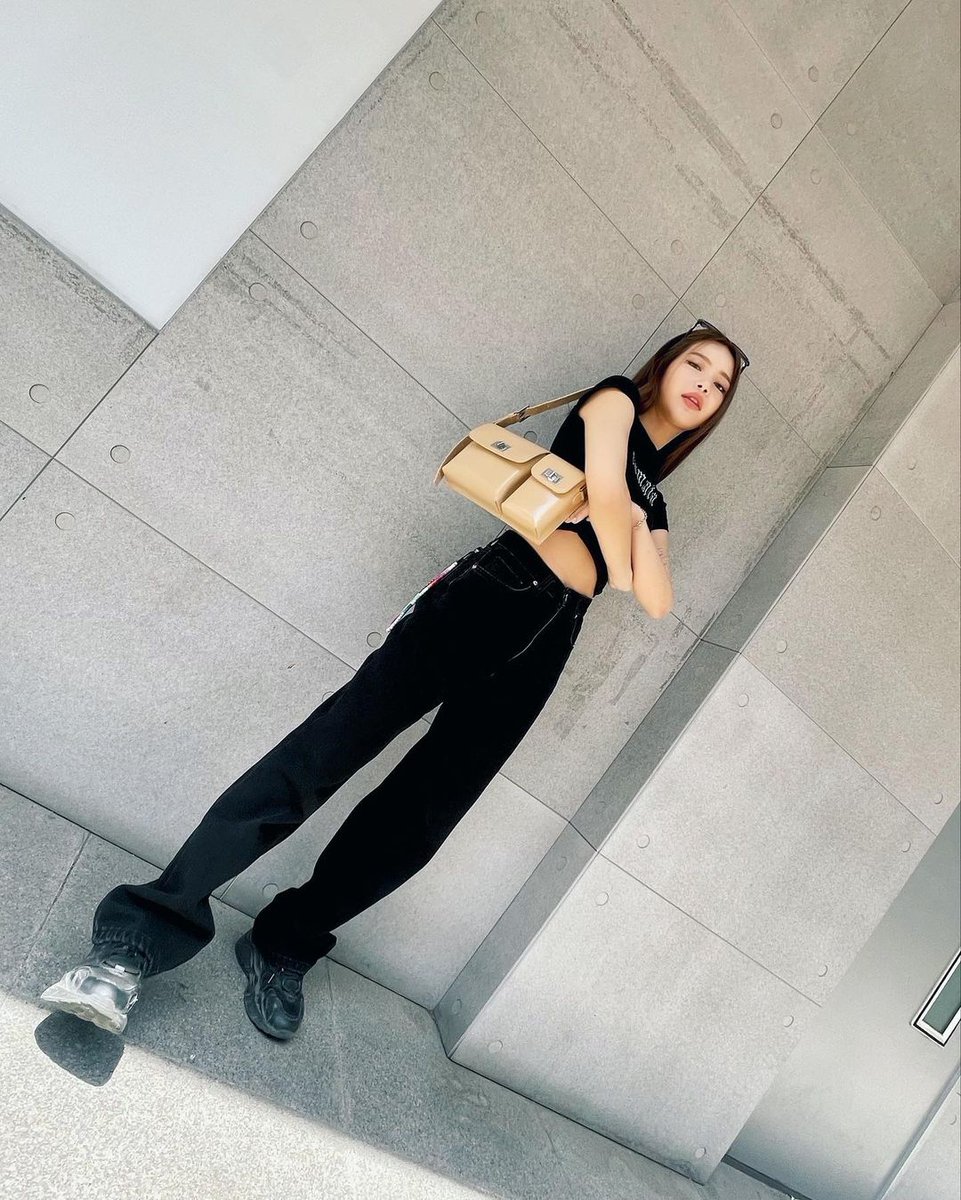 solarkeem_bot's tweet photo. [📸] 2022.04.11

🔗https://t.co/5T3UCrma9j

#솔라 #SOLAR
@RBW_MAMAMOO https://t.co/qbTJH75wYm