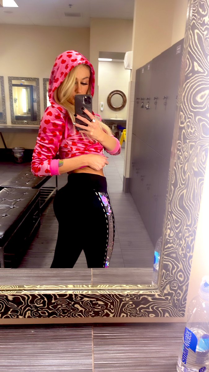 ViolettaAlexiss's tweet photo. ready. https://t.co/2KxzTxlfJW