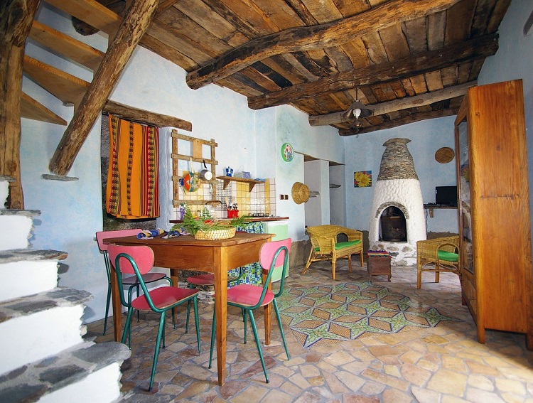 SonoitaliaInfo's tweet photo. Ein unvergesslicher #Urlaub in #Kalabrien: Im nachhaltigen #Albergo #Diffuso #EcoBelmonte wohnen, die #Gastfreundlichkeit der Einheimischen erleben und die herrliche Landschaft und den Charme von #Belmonte #Calabro genießen. 👉https://t.co/PNvb0Mvigi @CiaoNico @TurisCalabria https://t.co/GSj0E3HF91