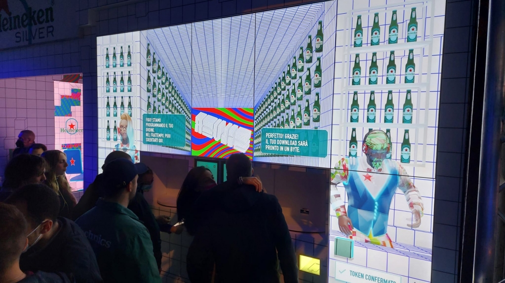 LorenzoMontani's tweet image. Giretto nel #MetaBar di #Heineken. Se penso al #metaverso mi immagino qualcosa di diverso, probabilmente siamo ancora in una fase un pochino prematura per avere aspettative tipo il film "Ready player 1"!