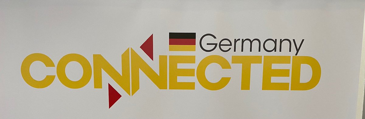 Talking_Bridges's tweet photo. Ich war #live auf der #ConnectedGermany2022, es hat Spaß gemacht. Überall herrschte Wiedersehensfreude und es gab muntere Diskussionen, auch über Nachhaltigkeit bei der Digitalisierung. Wir freuen uns alle auf mehr. https://t.co/0G3t5w0JQx