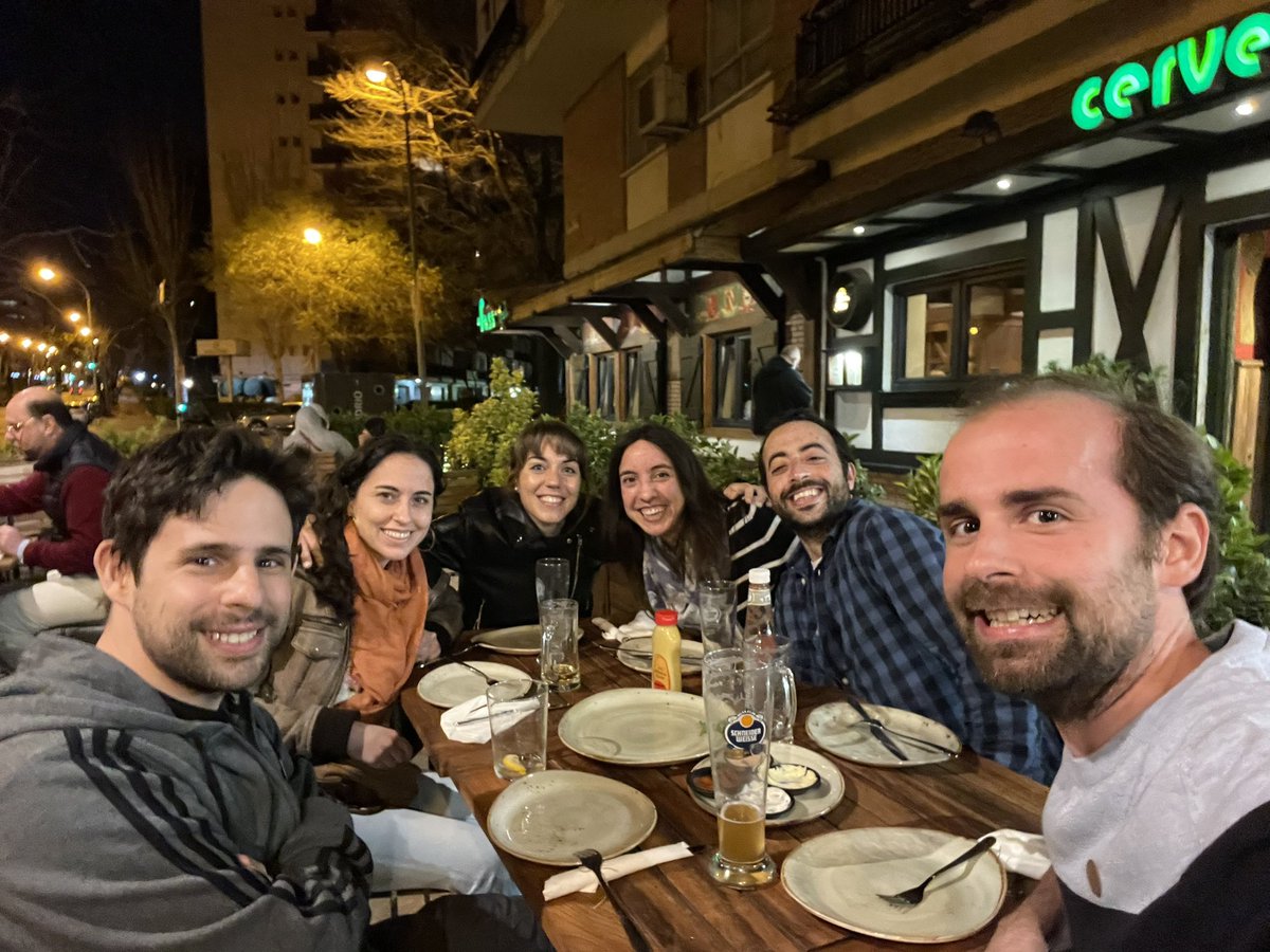 felipe_viela's tweet photo. So many good news to celebrate! Sara @sarahmejias3 is a new @FundlaCaixa junior leader, Victor @V1c70rRG is on his way to #Shanghai with @MSCActions IF and I am joining very soon to the @idealcofund  @IMDEA_Nano. Stay tune for cool science! @patriciabondia will illustrate it! https://t.co/XJRQTi2NGz