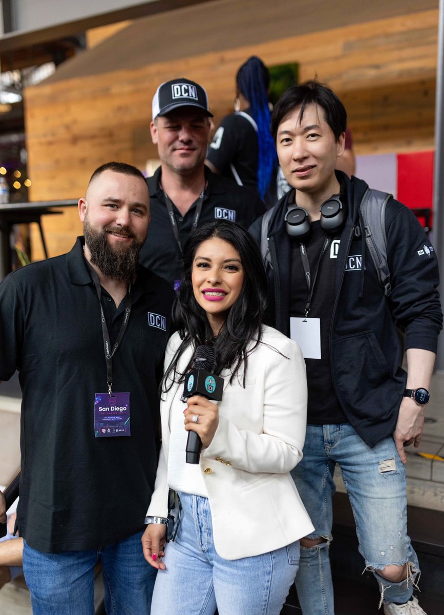 CryptoEmpressX's tweet photo. It was so nice to finally meet the @StudioDcn crew‼️👏🏽🙌🏽🔥

Super awesome to see you guys working in action.

Cheers to more shows 🥂 

#DCN $DCN #Crypto #Studio #CryptoNews 
@CryptoTechDude
 @Bobsfarms #FilmingCrew https://t.co/KmDds4jMHi