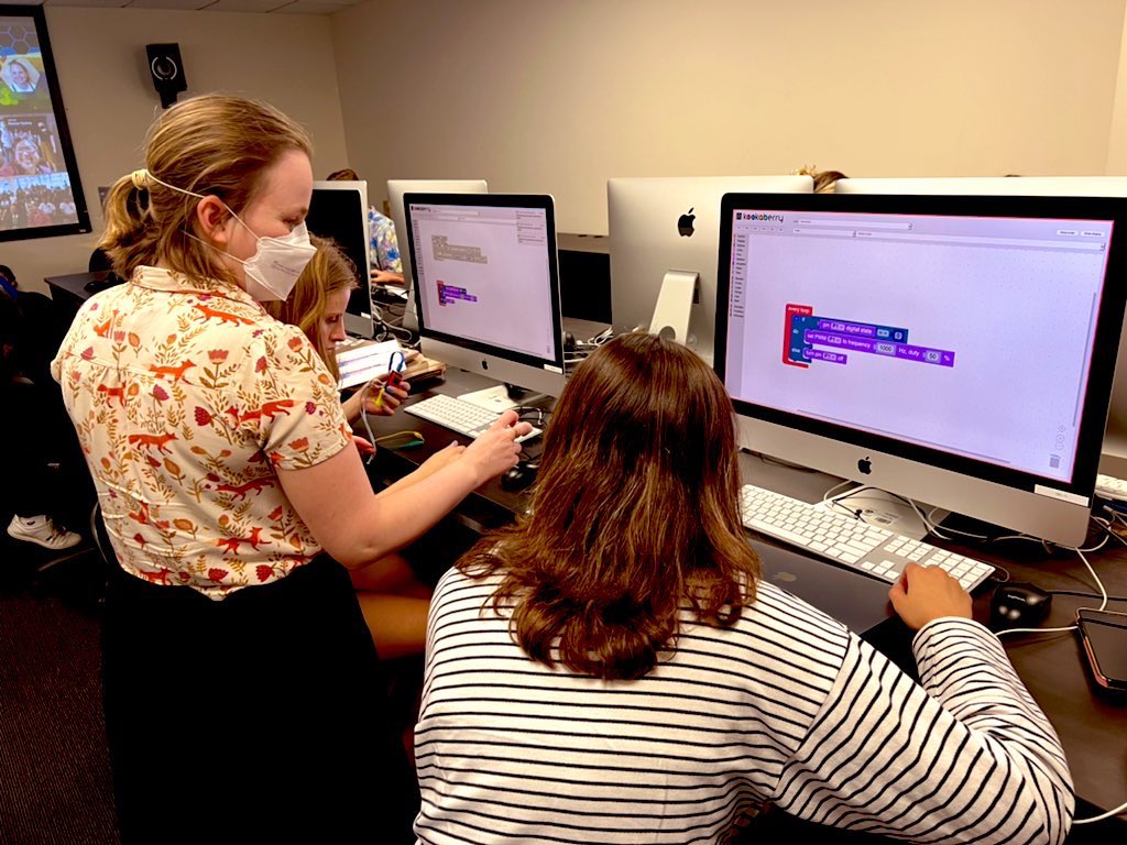 JamesHumbers's tweet image. Learning all about what the #Maker movement might look like in #MusicEd in #SCMTME @SydneyCon with the amazing programmers @noble_renee &amp;amp; @GoldenFennec of the Girls Programming Network &amp;amp; @MicrosoftAU