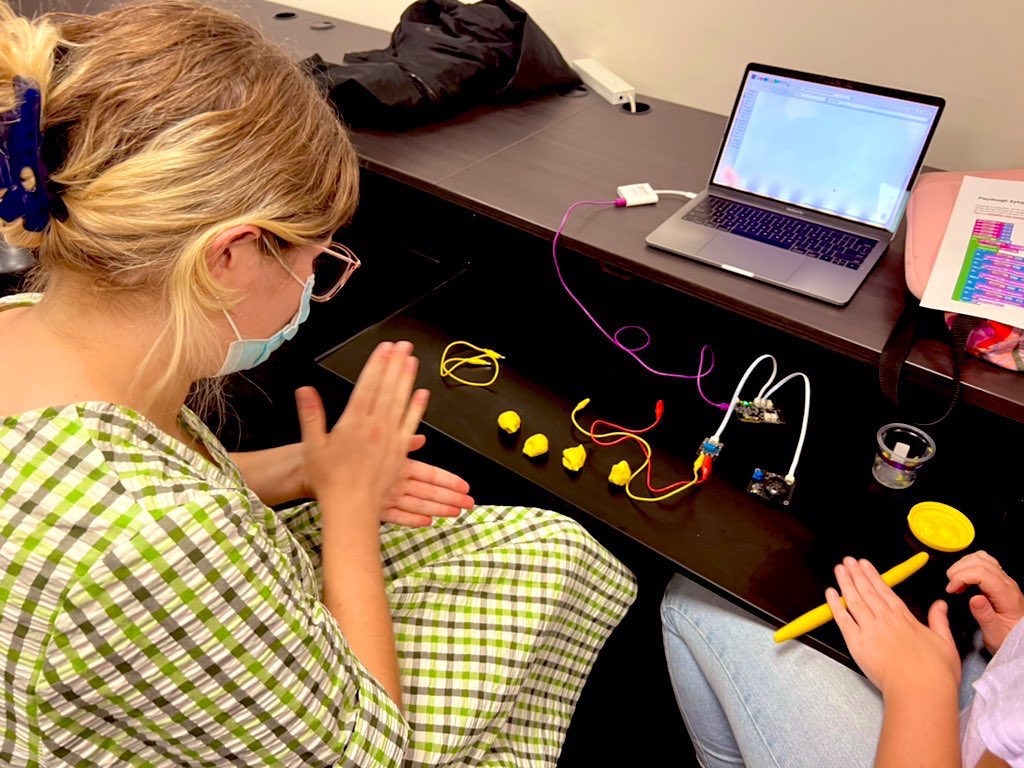 JamesHumbers's tweet image. Learning all about what the #Maker movement might look like in #MusicEd in #SCMTME @SydneyCon with the amazing programmers @noble_renee &amp;amp; @GoldenFennec of the Girls Programming Network &amp;amp; @MicrosoftAU