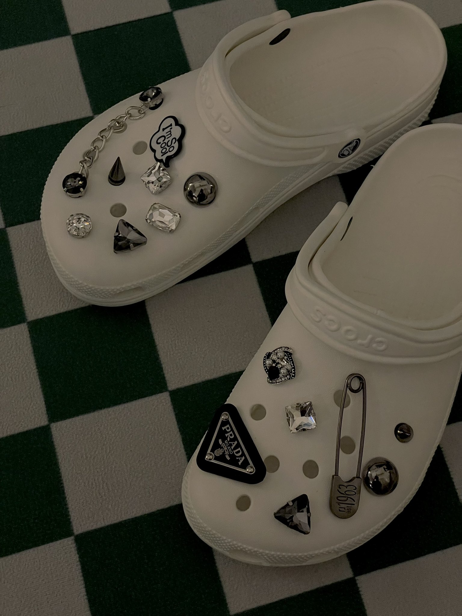 Total 86+ imagen crocs prada jibbitz Thcshoanghoathambadinh.edu.vn