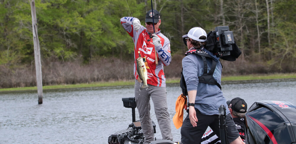 Stephen Browning, caught 16 scorable bass weighing 51 pounds, 4 ounces to grab the early lead for Group B in the first Qualifying Round of the General Tire Heavy Hitters Presented by Bass Pro Shops at Lake Palestine.  🎣  #BassMaster #BassFishing #Fishing wfy.ai/3uvAVTf