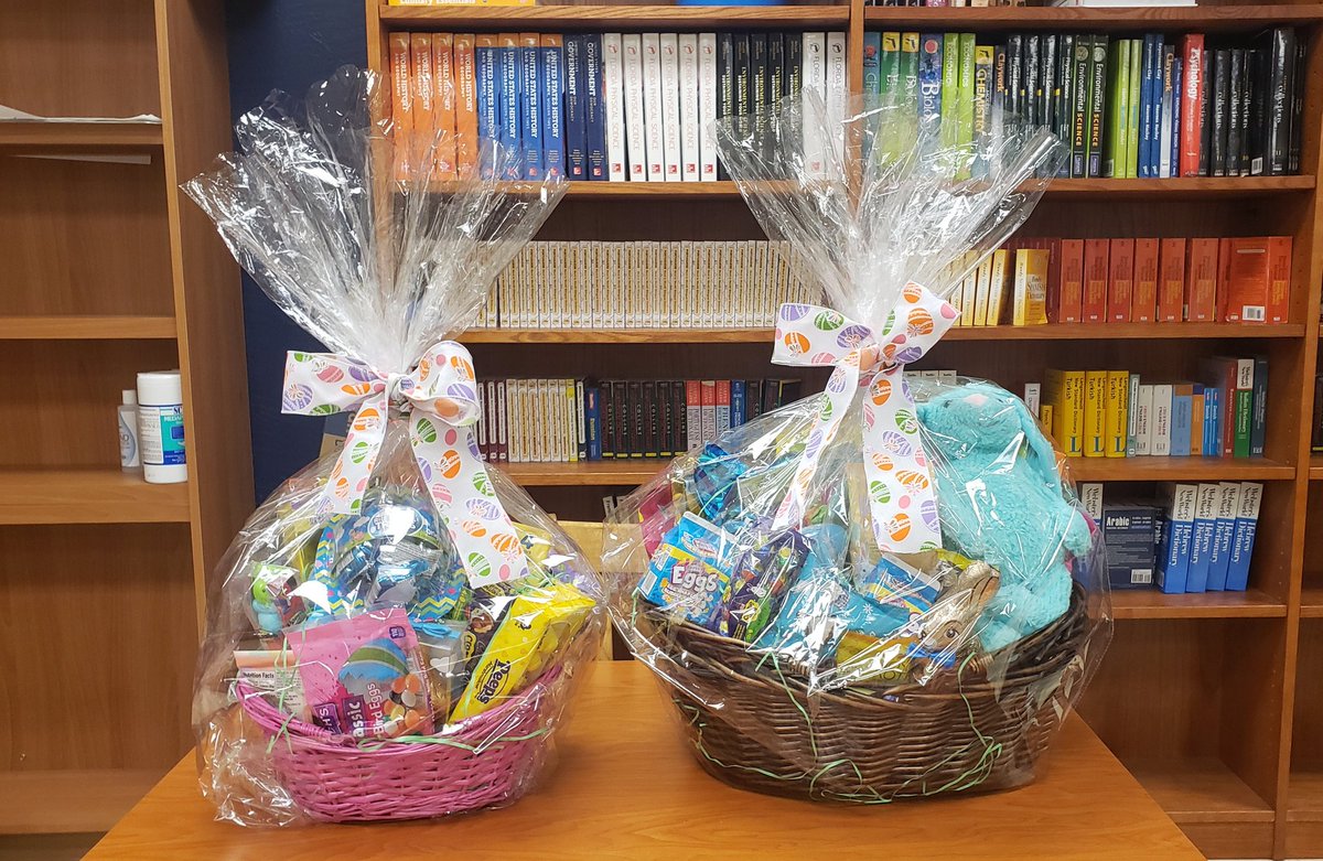 Our new tradition in the department <a href="/WBHS_ESOL/">West Boca HS ESOL</a> we celebrate each special occasion together with our children doing raffles for them 💝 
Happy Easter 🤗