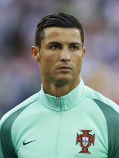 AndreaSabatin15's tweet photo. Cristiano Ronaldo:"Tengo todo,no me falta nada,pero muchos solo esperan que me equivoque o que falle para culparme,acusarme y criticarme,así es difícil.Ser siempre observado de una manera diferente,es difícil. Es parte del precio a pagar por todo lo que he logrado en el fútbol" https://t.co/CsdkJu8XAY