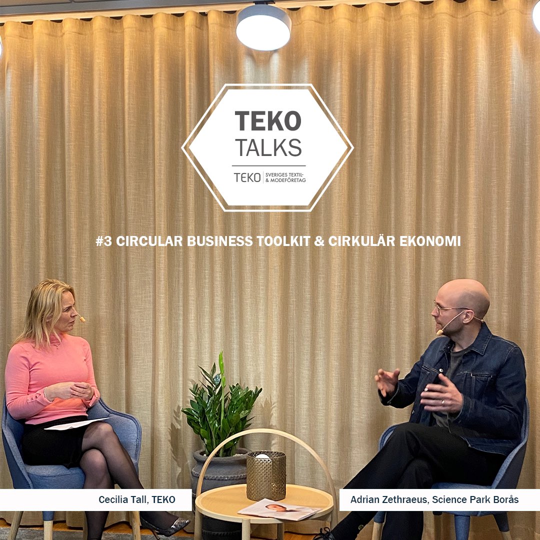Kolla in TEKO TALKS #3: Circular Business Toolkit &amp; Designers Toolkit. @TallCecilia generalsekreterare på TEKO i samtal med Adrian Zethraeus från <a href="/sp_boras/">Science Park Borås</a> 
 
Se klippet här:
bit.ly/3jrTHVa