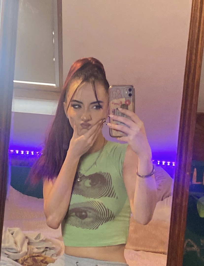 emilymaykaney's tweet photo. dyed my hair red like everyone else 🙄 https://t.co/Z6Ks6v2moO
