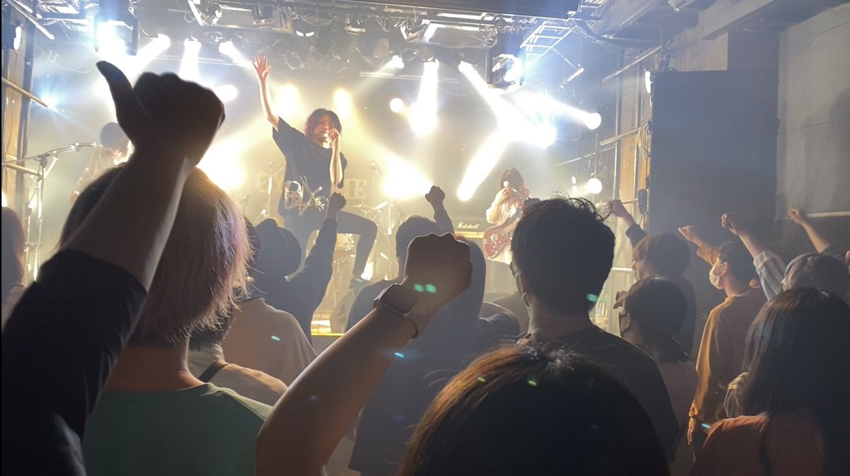 taku_16968z's tweet photo. お互いに見たい景色が見れた！

一途に応援して来て良かった！

ありがとうcig out！

#cigout
#崩白
#livehousecyclone https://t.co/ZJShcvZQLI