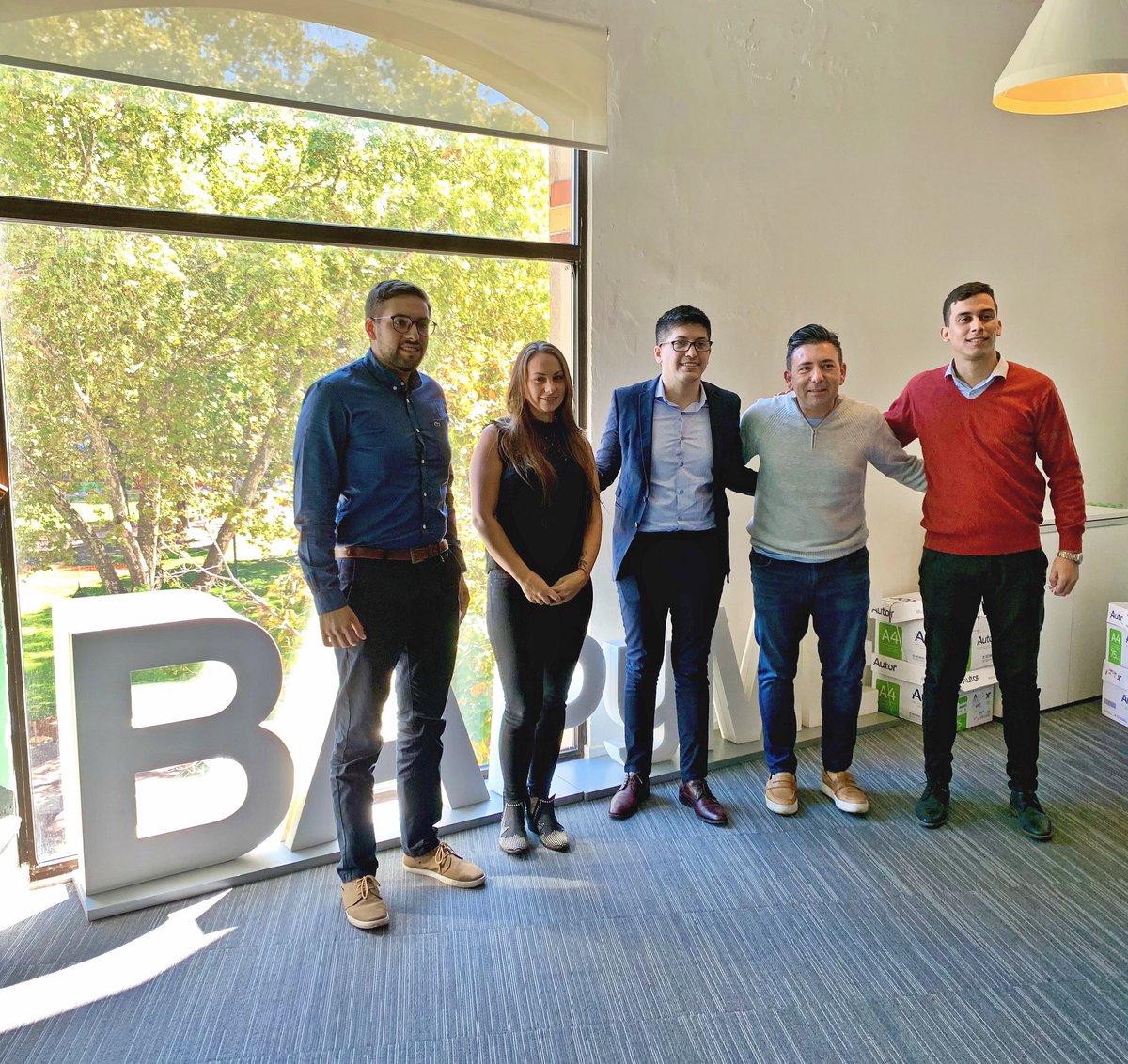 CelePenaPro's tweet photo. La semana pasada junto a @chrisbauab nos reunimos con el Director PyME de Corrientes @DamianGaravano. Intercambiamos opiniones e ideas para continuar acompañando, asistiendo y fomentando el crecimiento y desarrollo de las PyMEs 💪🏻🇦🇷
@CorrientesPyme
#vamoslaspymes https://t.co/hy7gqPFvPo