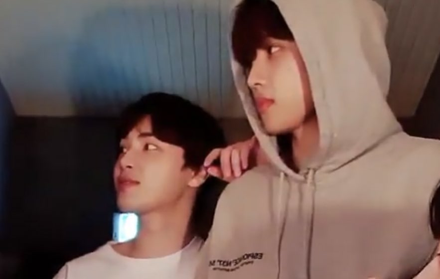 hourly sunhak tweet media