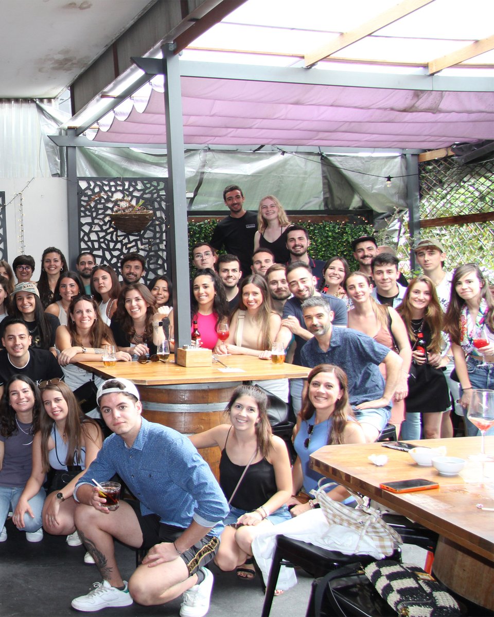 youtoo_project's tweet photo. Los eventos de #YouTOOProject en Australia are back 🔥 🤘🏽🇦🇺 Más de 60 personas nos reunimos el pasado 27 de marzo en Brisbane para comer paella y disfrutar de una fresca sangría  y ¡Música en directo! 🎶🪘 ¡Próximos eventos en todas los destinos soon! ✅ https://t.co/tm34A0y6o2