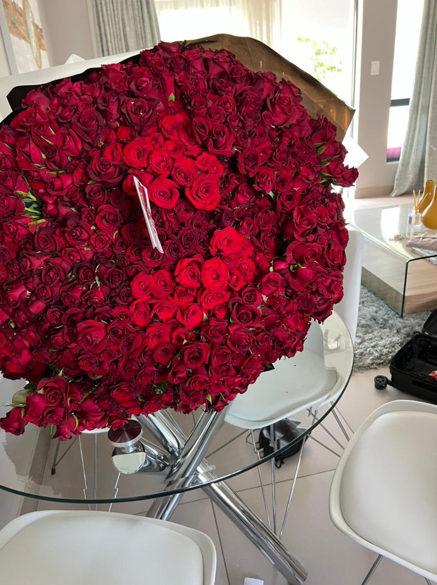 cairotheflorist's tweet photo. Fresh flowers for all occasions with free delivery around gauteng 📍WhatsApp or call 0658666941 -cairo_the_florist on Instagram #GirlTalkZA #GirlsTalkZA #NaakHimOut #girlpower #Sliktalk #GirlzTalkZa #Pabi #lelo #faithnketsi #BrandonGashwenMthombeni #DrTumiYouDeserveIt https://t.co/rObRo10OmG