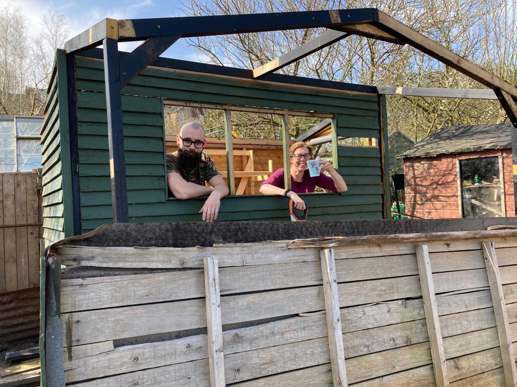 FestivalStoke's tweet photo. 💚 New Blog Post 💚
A bit of this and a bit of that up at The Greening Stoke allotment 🪴 
Read it here ⬇️
https://t.co/39GOVb2eTi
If it’s your kind of thing, sign up for regular updates whilst you’re there.
#allotmentlife #allotmentblog #greeningstoke @Lettingintlight https://t.co/X5wzUfC75P