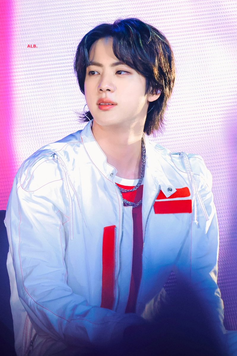 ALittleBraver92's tweet photo. 220409 #방탄소년단진 #김석진 #석진 #진 #BTSJIN #JIN @BTS_twt https://t.co/lho5Qhbg3j