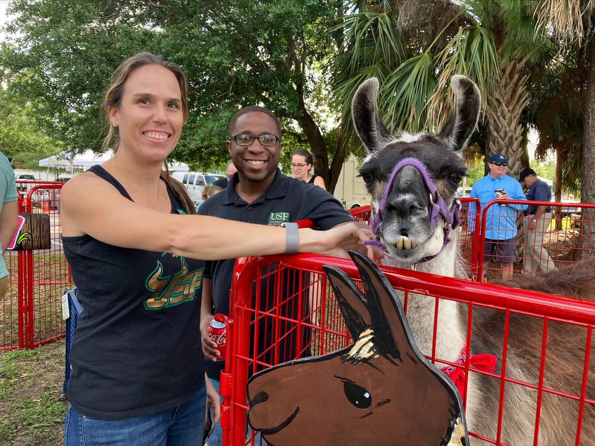 USFalumniAssn's tweet photo. #USFalumni groups have all the fun! Members of the USF Sarasota-Manatee Alumni Chapter had a ball (literally) at the first #USFWeek carnival in 2 years. Thank you to the @USFSM grads and friends supporting #USF. Find your #USFalumni group: https://t.co/Uom1Qxvdgw https://t.co/9itf6JZUua