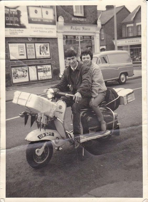 davy_lawless's tweet photo. Off for a jolly.#Mods #Scooter #Vespa #Lambretta #1960s https://t.co/nPLt0UWKXY