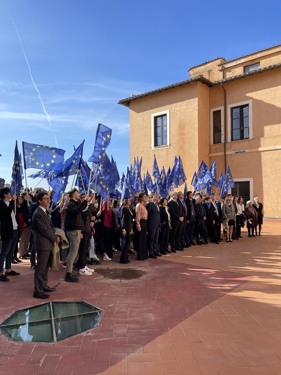sarazade's tweet photo. Conferenza sul futuro dell’Europa - tappa in #Campidoglio, #Roma 🇪🇺🇮🇹
👥 Studenti e società civile discutono del futuro dell'UE 
#latuaparolaconta https://t.co/WDx3rhvUg6