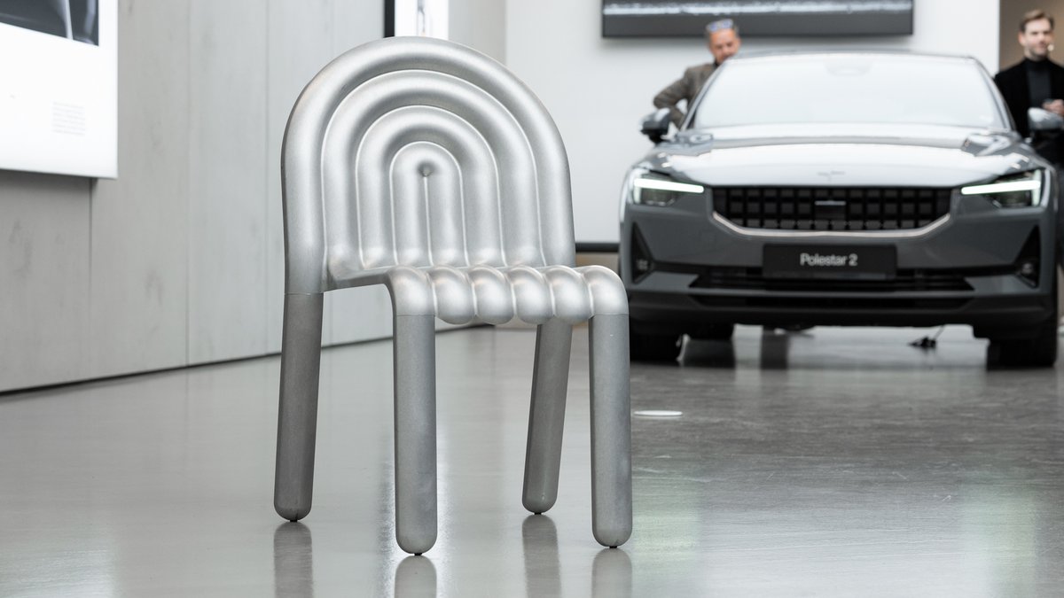 PolestarCars's tweet photo. Polestar’s Maximilian Missoni, sat down with interior and lighting designer @TomDixonStudio and Jean-Marc Moulin, Sustainability Expert at @NorskHydroASA, to talk about the Hydro Chair, a design project made from recyclable aluminium and inspired by the automotive industry. https://t.co/z4aWc6Lxm2