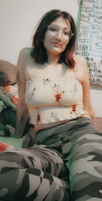 Selling tonight premade bundles for a good price with a very large gallery to choose from. Custom content<a href="/tag/contentcreator"class="tags"><span>#contentcreator</span></a><a href="/tag/sellingcontent"class="tags"><span>#sellingcontent</span></a><a href="/tag/buyingcotent"class="tags"><span>#buyingcotent</span></a>