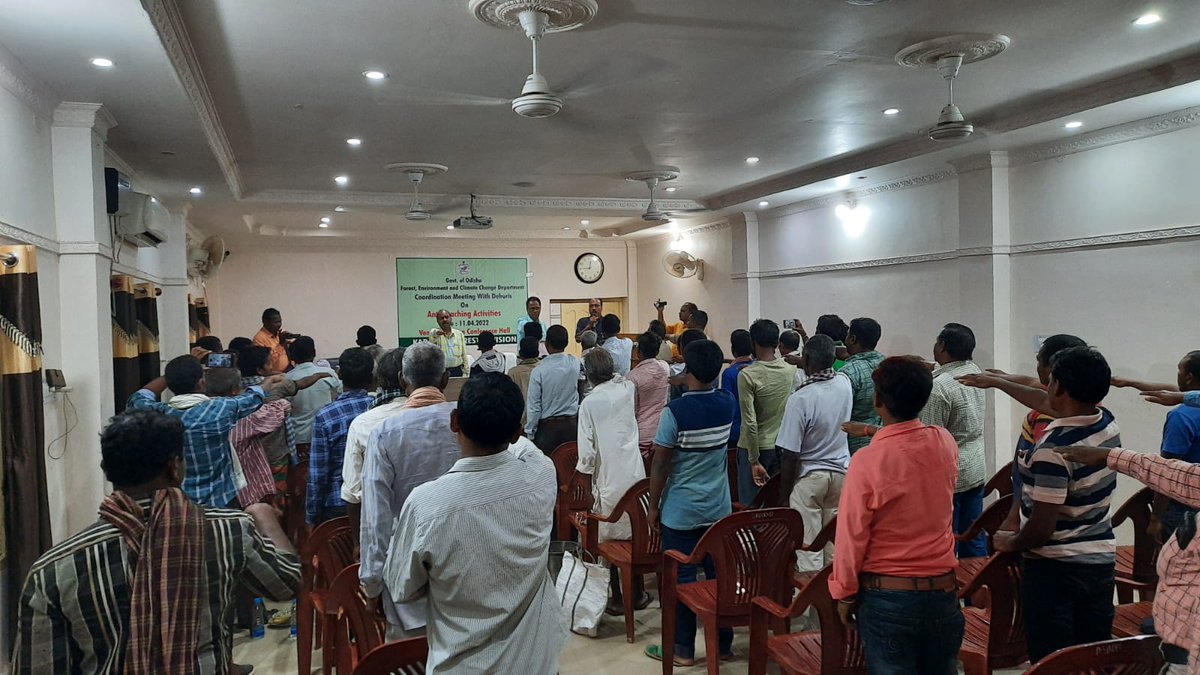 KaranjiaT's tweet image. #Co-ordination meeting with Dehuris on Anti-Poaching Activities.
#Oath taking by Dehuries to Protect Similipal Landscape 
#Conservation of Wildlife.
#Zero Tolerance to Poaching 
#Pana Sankranti
@PCCFWL_Odisha @pccfodisha @CircleRccf @DM_Mayurbhanj @SimilipalNorth