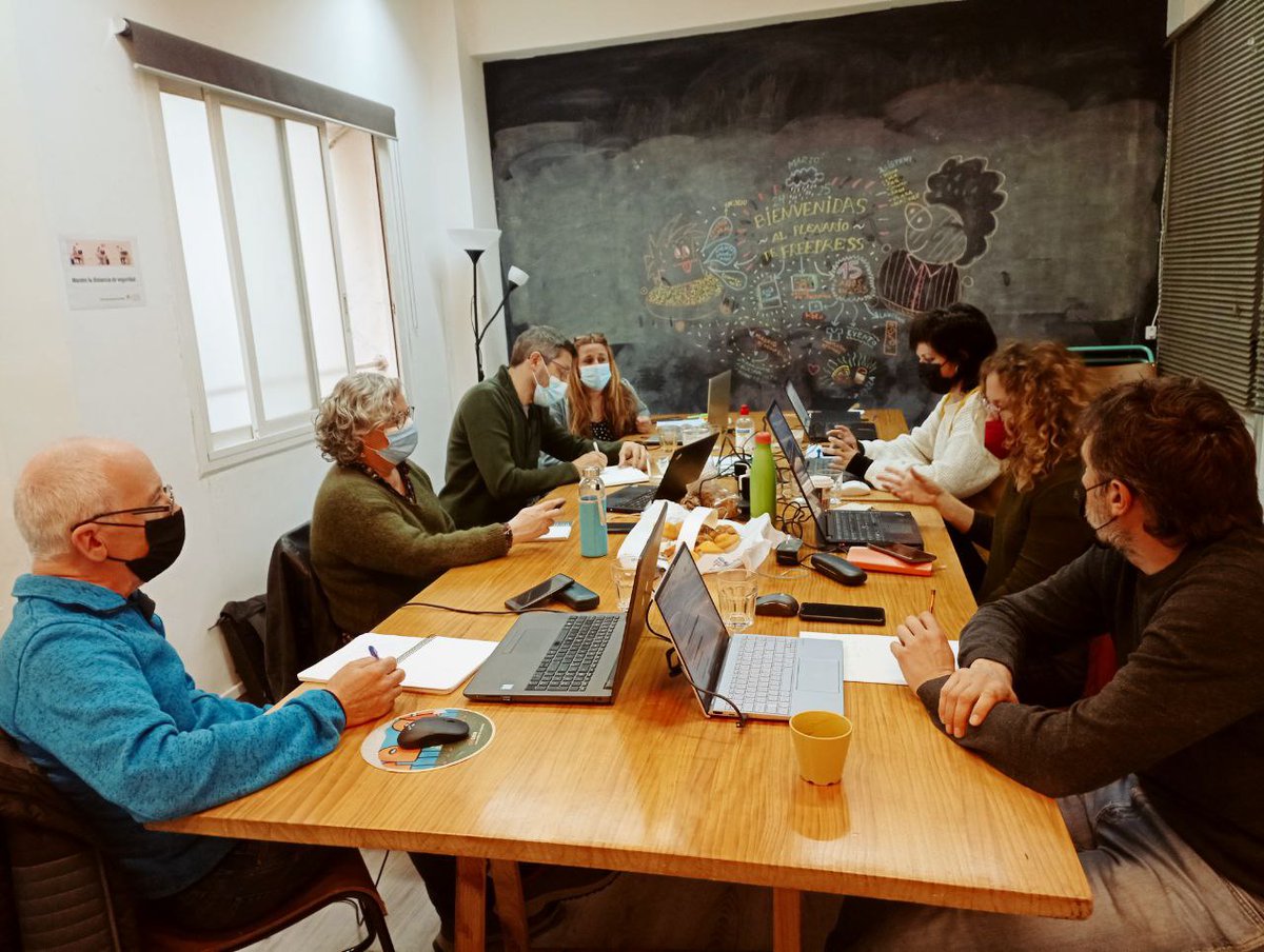 🤷‍♀️¿Qué papel queremos que tenga REAS RdR y la #EconomíaSolidaria en 5 años, y qué acciones debemos promover para ello?

🎯Con esta pregunta de fondo se reúne el Consejo de la red confederal para proyectar estrategias comunes. 

💡¿Alguna idea para añadir a este plan estratégico?