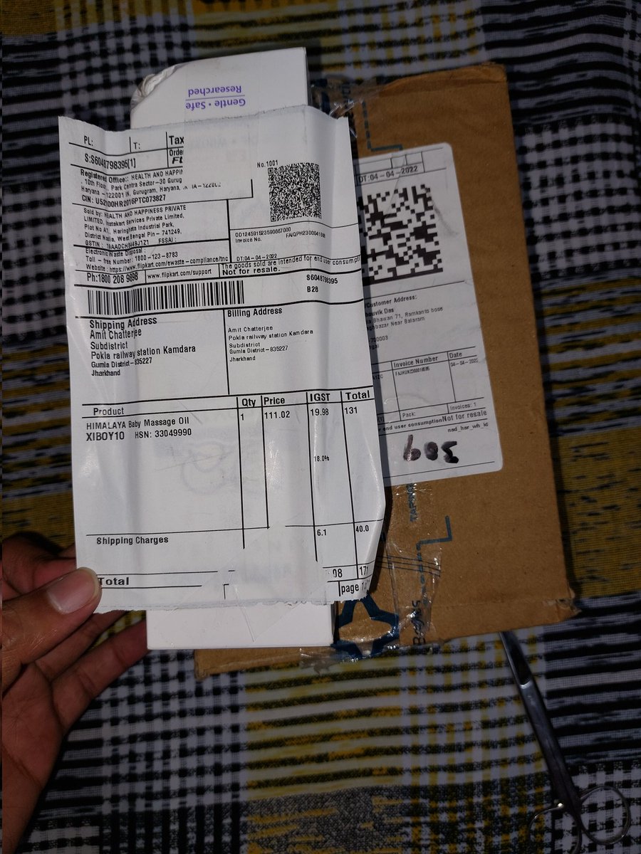 dasshouvik01's tweet photo. @flipkartsupport Please pick up my return of the completely wrong product sent to me and please initiate the refund amount as the payment was from my credit card.I never expected this kind of service from filpkart.Please by joining hands I request you to please help me out. https://t.co/5ZJjBEX35l