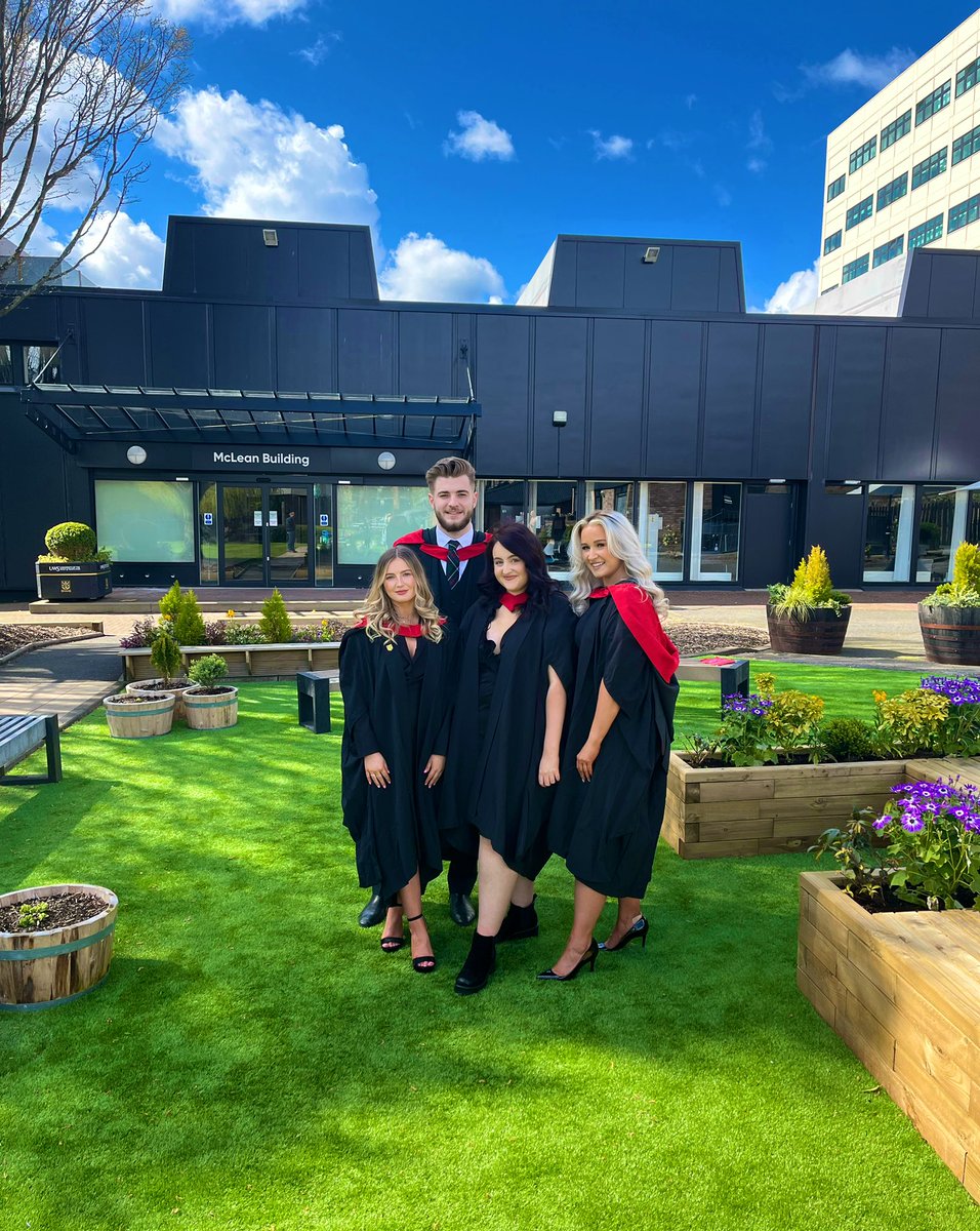 UWS_CPD's tweet photo. Huge congratulations to some of our Business Innovation Team who celebrated their MSc graduation last week, two years later than planned! ๐คฉ๐๐ฝ
#DreamBelieveAchieve #MScDigitalMarketing #UWSAlumni #Congratulations https://t.co/XT8fAe51K0